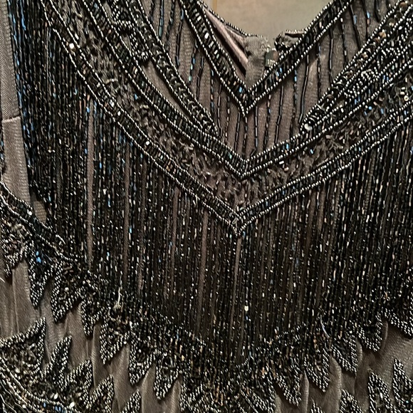 LARA 29355 - LONG SLEEVE BEADED V-NECK FRINGE COCKTAIL MINI - Picture 5 of 9